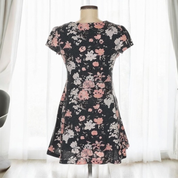 Kimchi Blue Floral Dress | SIZE M - Picture 1 of 5